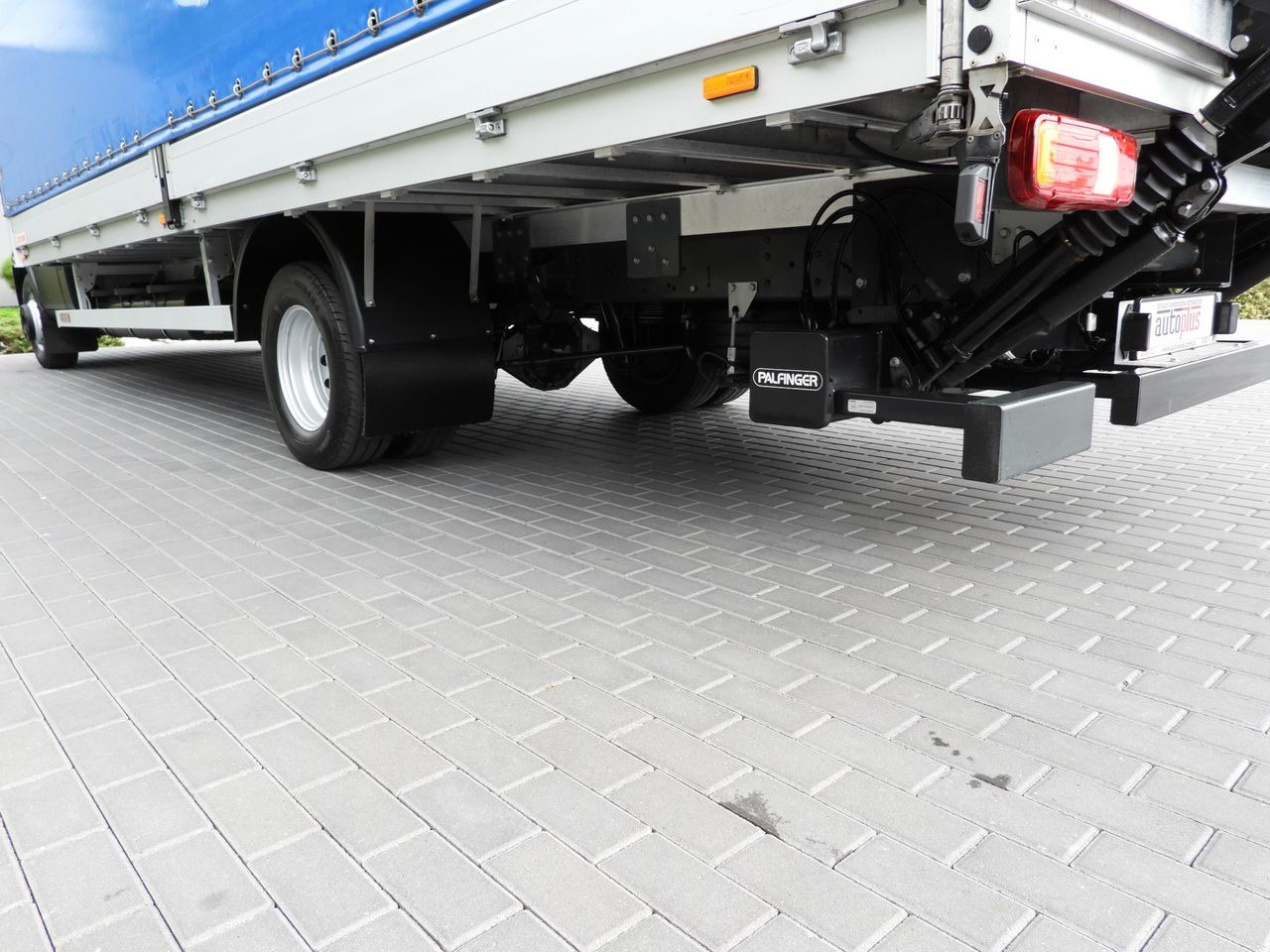 Curtainsider truck IVECO DAILY 72C18 TARPAULIN LIFT 14 PALLETS WEBASTO CRUISE CONTROL LED LIGHTS TWIN WHEELS AIR CONDITIONING  180HP: picture 17