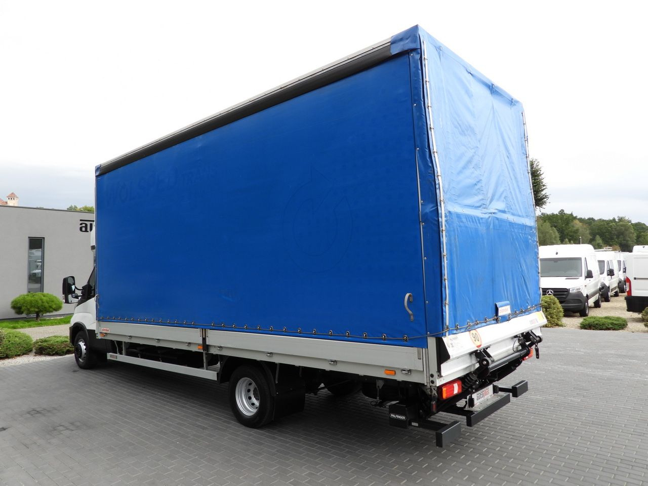 Curtainsider truck IVECO DAILY 72C18 TARPAULIN LIFT 14 PALLETS WEBASTO CRUISE CONTROL LED LIGHTS TWIN WHEELS AIR CONDITIONING  180HP: picture 10