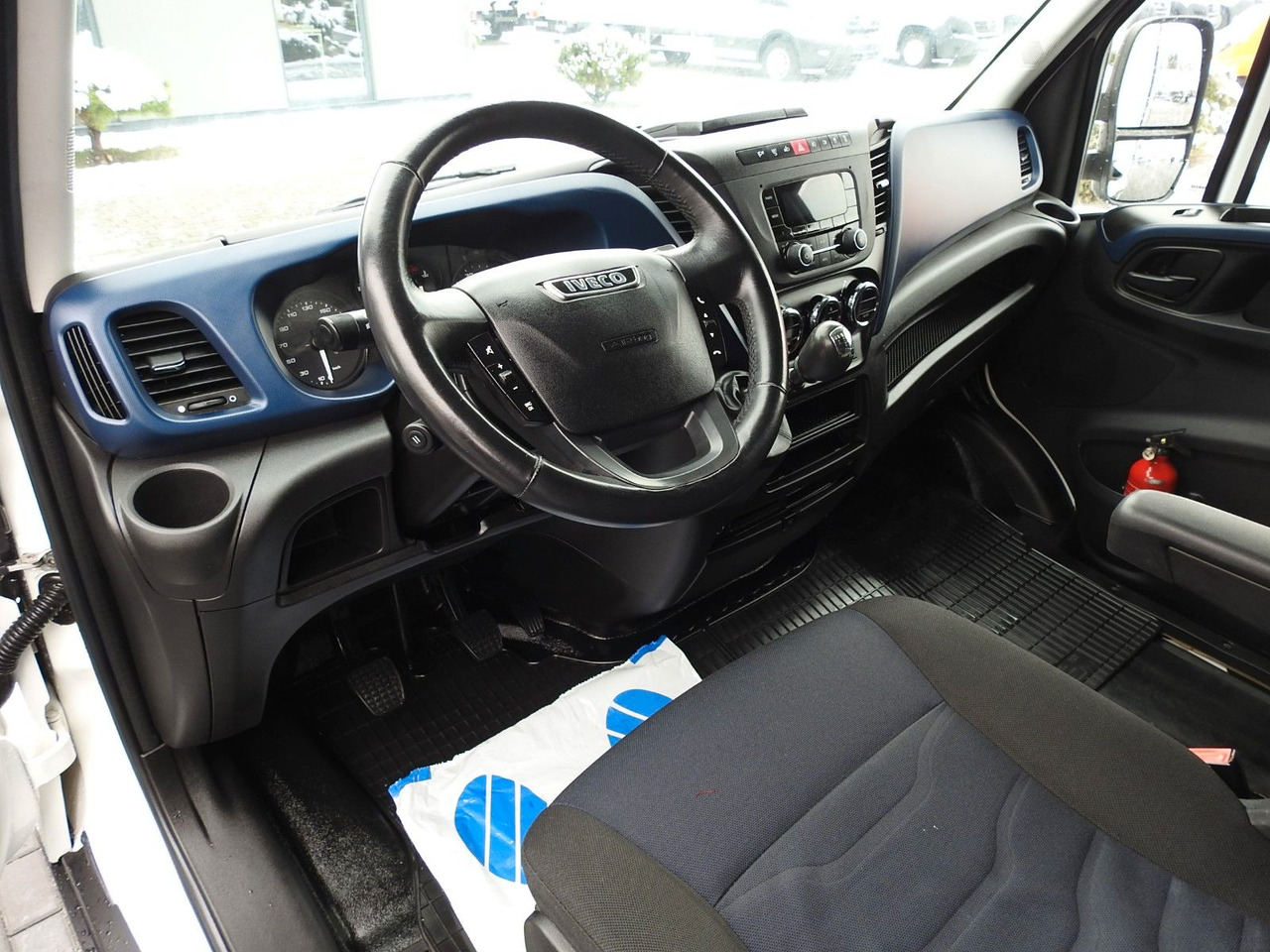 Iveco DAILY 35S18 PRITSCHE PLANE 10 PALETTEN WEBASTO - Curtain side van, Combi van: picture 2 Iveco DAILY 35S18 PRITSCHE PLANE 10 PALETTEN WEBASTO - Curtain side van, Combi van: picture 2