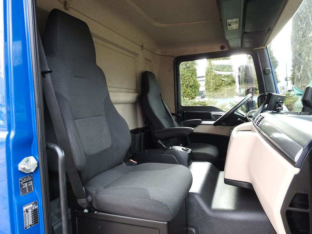 Box truck MAN TGL 12.220 KOFFER 18 PALETTEN ZWILLINGSRÄDER: picture 29