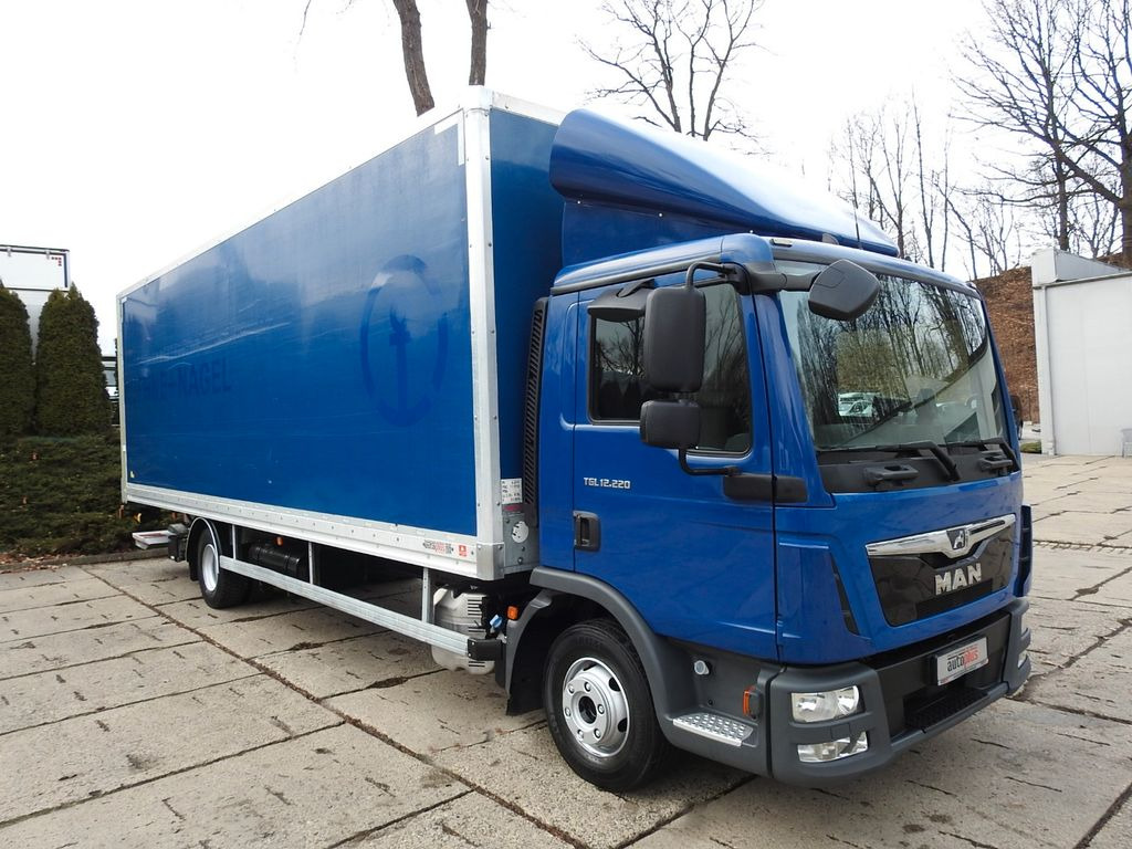 MAN TGL 12.220 KOFFER 18 PALETTEN ZWILLINGSRÄDER - Box truck: picture 4 MAN TGL 12.220 KOFFER 18 PALETTEN ZWILLINGSRÄDER - Box truck: picture 4