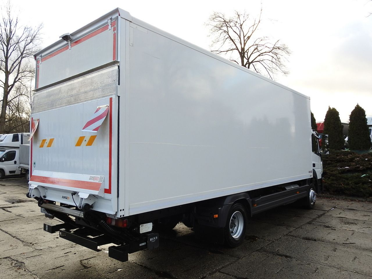 Box van MERCEDES ATEGO 12.24 BOX LIFT 18 PALLETS CRUISE CONTROL AUTOMATIC TRANSMISSION  TWIN WHEELS AIR CONDITIONING  240HP: picture 14