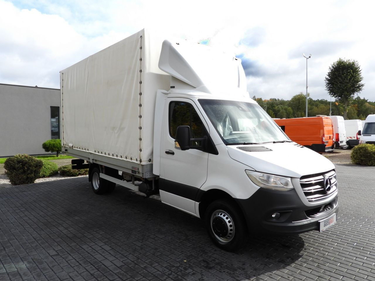 MERCEDES SPRINTER 316 TARPAULIN 10 PALLETS TWIN WHEELS AIR CONDITIONING 165HP - Curtain side van: picture 4 MERCEDES SPRINTER 316 TARPAULIN 10 PALLETS TWIN WHEELS AIR CONDITIONING 165HP - Curtain side van: picture 4