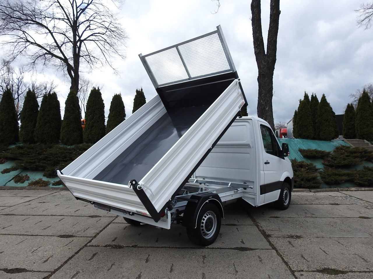 MERCEDES SPRINTER 316 THREE-WAY TIPPER  CRUISE CONTROL AUTOMATIC TRANSMISSION  AIR CONDITIONING  160HP - Tipper van: picture 3 MERCEDES SPRINTER 316 THREE-WAY TIPPER  CRUISE CONTROL AUTOMATIC TRANSMISSION  AIR CONDITIONING  160HP - Tipper van: picture 3