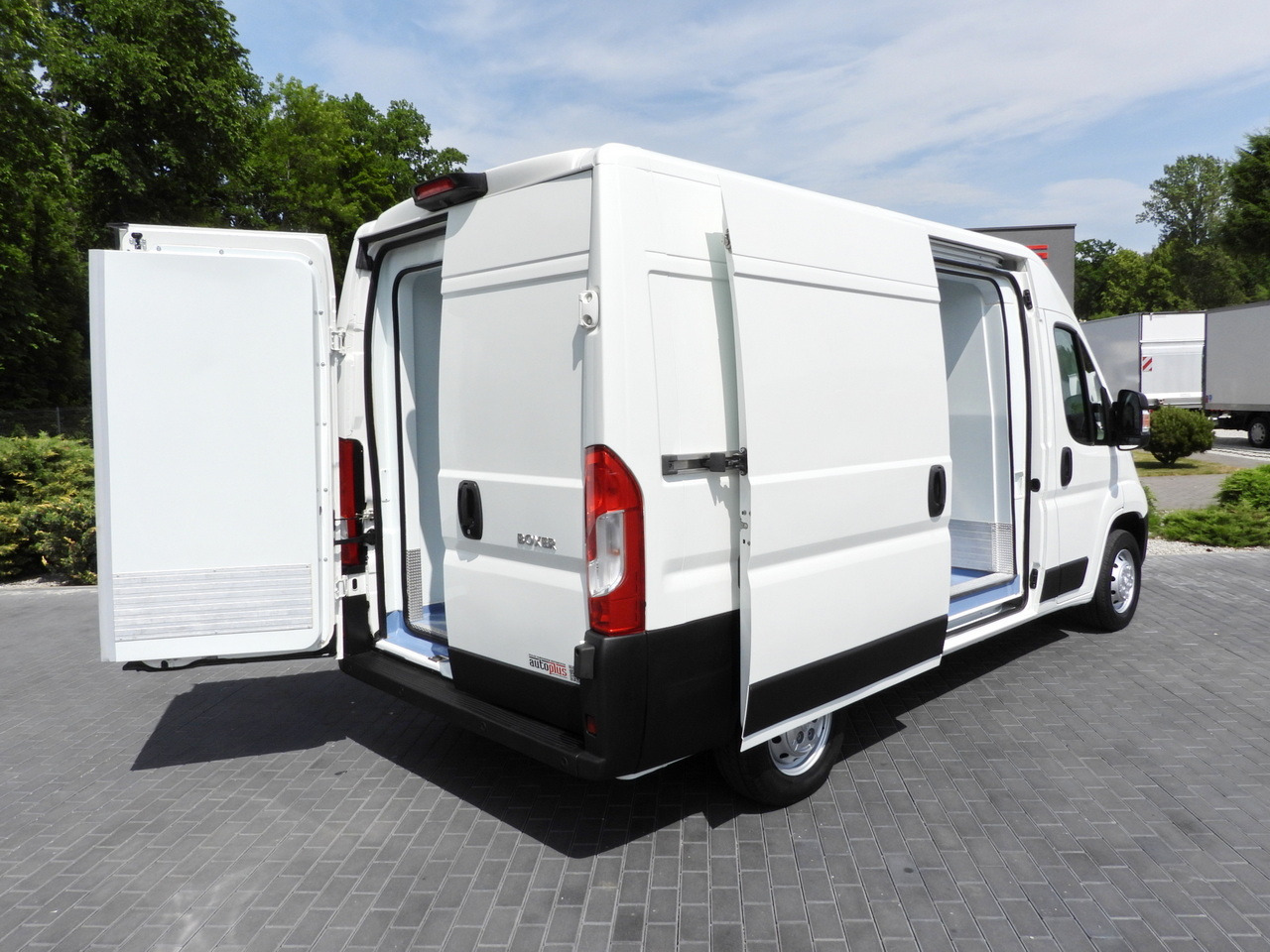 PEUGEOT BOXER REFRIGERATOR VAN -10*C CRUISE CONTROL AIR CONDITIONING 130HP - Refrigerated van: picture 3 PEUGEOT BOXER REFRIGERATOR VAN -10*C CRUISE CONTROL AIR CONDITIONING 130HP - Refrigerated van: picture 3