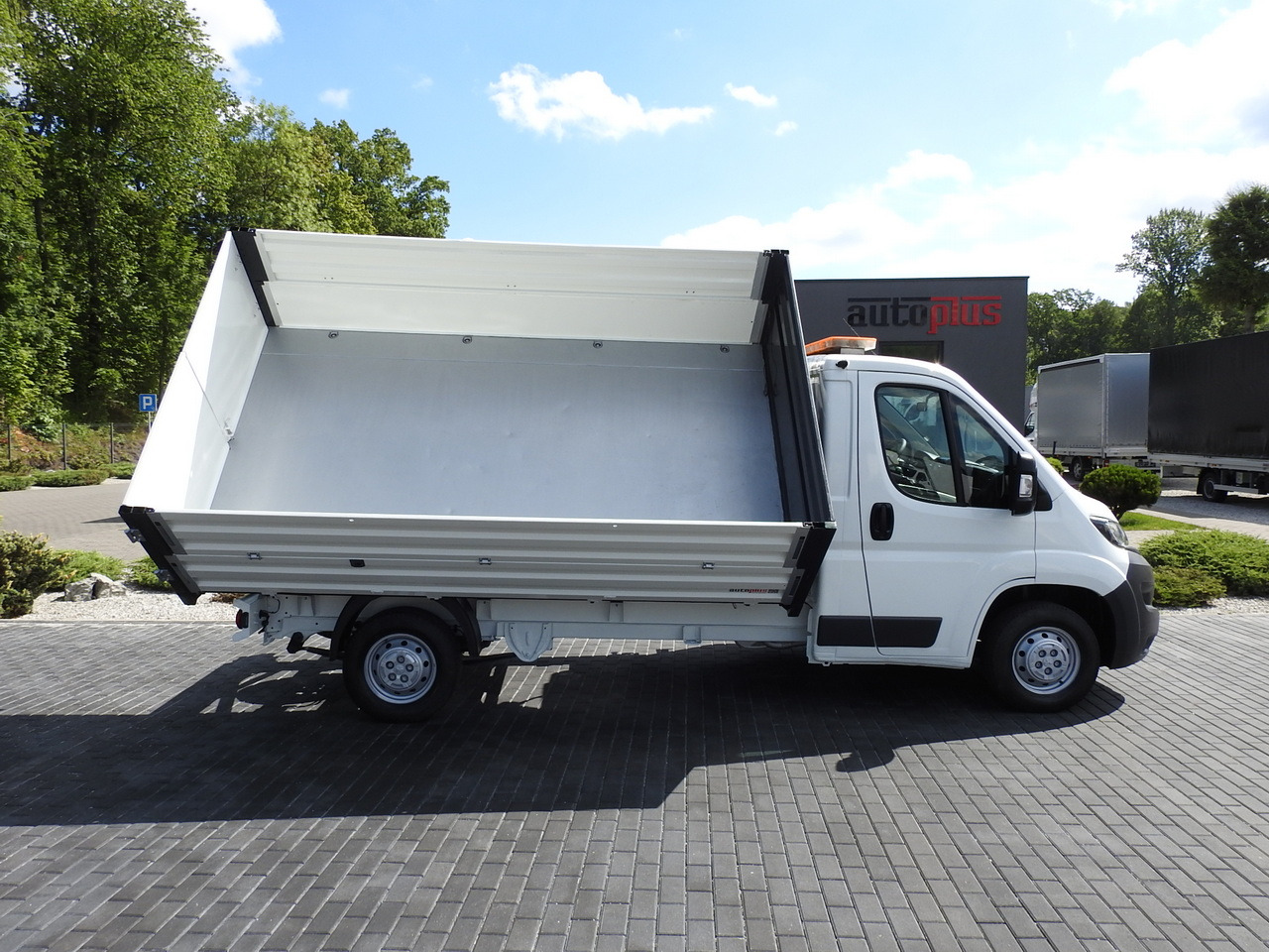 Tipper PEUGEOT BOXER THREE-WAY TIPPER  AIR CONDITIONING  130HP: picture 8
