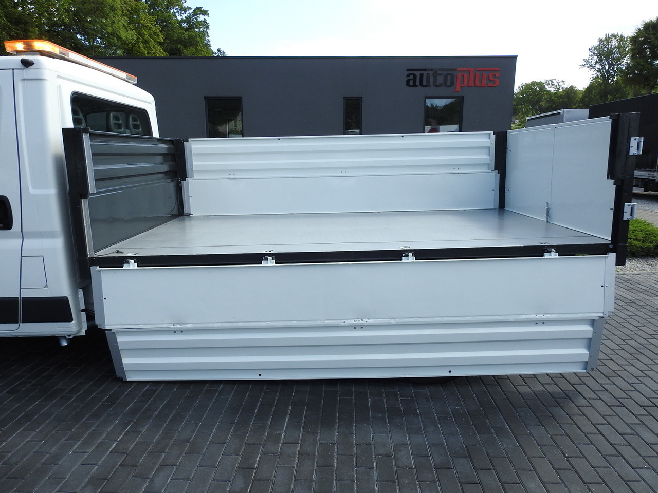 Tipper PEUGEOT BOXER THREE-WAY TIPPER  AIR CONDITIONING  130HP: picture 25