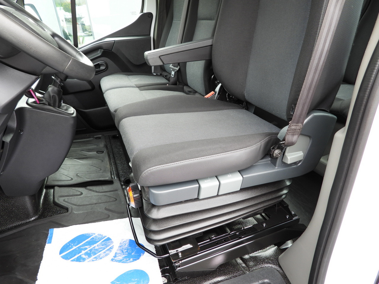 Leasing of RENAULT MASTER BOX DELIVERY VAN 7 SEATS CRUISE CONTROL NAVIGATION LED LIGHTS AIR CONDITIONING 140HP RENAULT MASTER BOX DELIVERY VAN 7 SEATS CRUISE CONTROL NAVIGATION LED LIGHTS AIR CONDITIONING 140HP: picture 29 Leasing of RENAULT MASTER BOX DELIVERY VAN 7 SEATS CRUISE CONTROL NAVIGATION LED LIGHTS AIR CONDITIONING 140HP RENAULT MASTER BOX DELIVERY VAN 7 SEATS CRUISE CONTROL NAVIGATION LED LIGHTS AIR CONDITIONING 140HP: picture 29