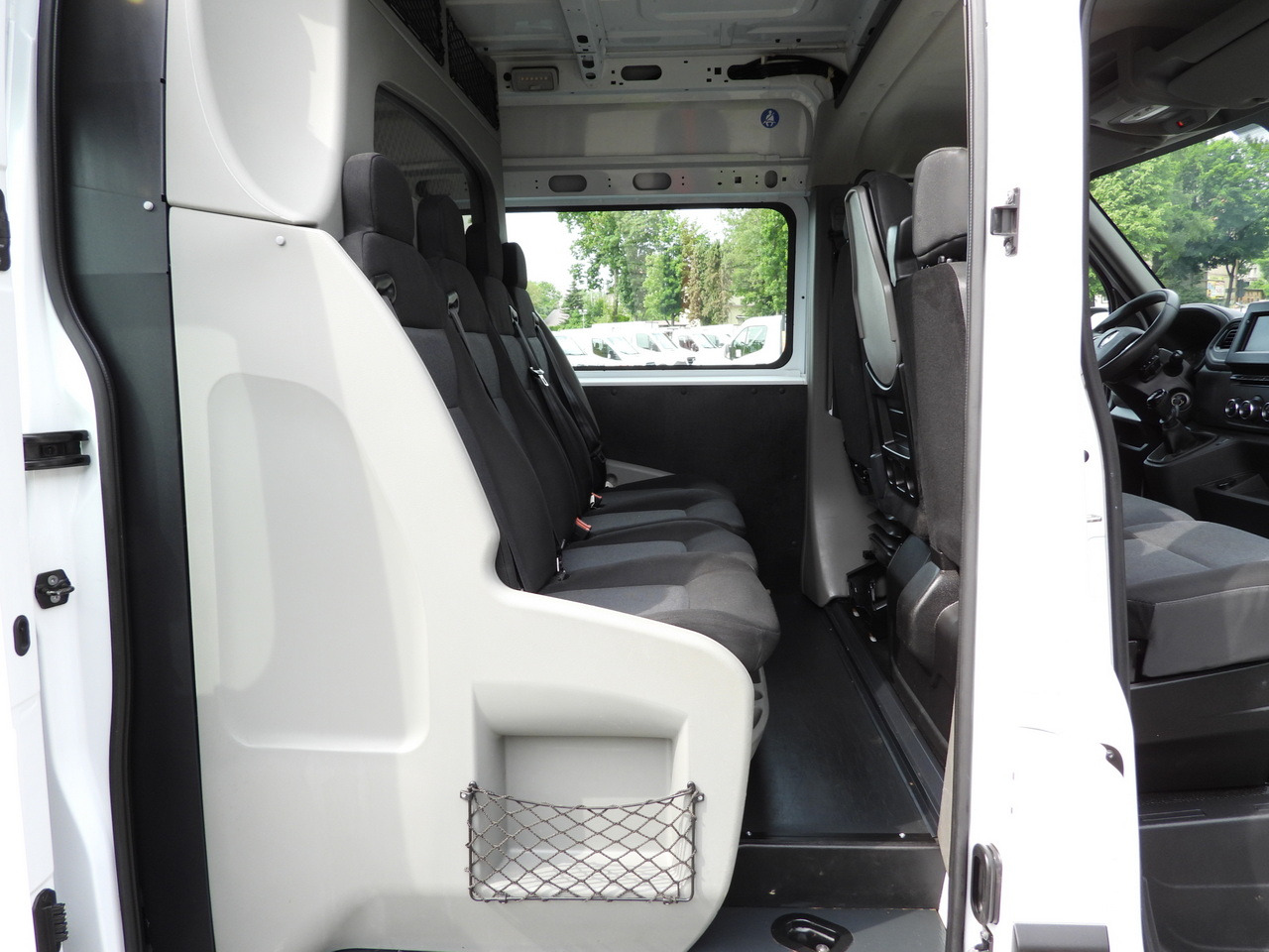 Leasing of RENAULT MASTER BOX DELIVERY VAN 7 SEATS CRUISE CONTROL NAVIGATION LED LIGHTS AIR CONDITIONING 140HP RENAULT MASTER BOX DELIVERY VAN 7 SEATS CRUISE CONTROL NAVIGATION LED LIGHTS AIR CONDITIONING 140HP: picture 43 Leasing of RENAULT MASTER BOX DELIVERY VAN 7 SEATS CRUISE CONTROL NAVIGATION LED LIGHTS AIR CONDITIONING 140HP RENAULT MASTER BOX DELIVERY VAN 7 SEATS CRUISE CONTROL NAVIGATION LED LIGHTS AIR CONDITIONING 140HP: picture 43