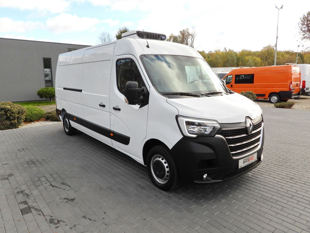 RENAULT MASTER REFRIGERATOR VAN 0*C CRUISE CONTROL LED LIGHTS AIR CONDITIONING 135HP - Refrigerated van: picture 4 RENAULT MASTER REFRIGERATOR VAN 0*C CRUISE CONTROL LED LIGHTS AIR CONDITIONING 135HP - Refrigerated van: picture 4