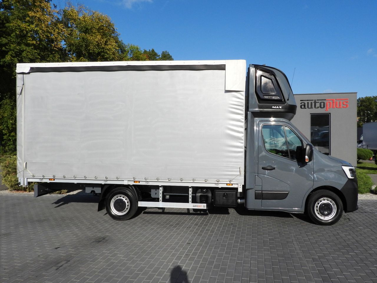 Curtain side van RENAULT MASTER TARPAULIN 10 PALLETS WEBASTO CRUISE CONTROL LED LIGHTS PNEUMATICS AIR CONDITIONING 165HP: picture 7 Curtain side van RENAULT MASTER TARPAULIN 10 PALLETS WEBASTO CRUISE CONTROL LED LIGHTS PNEUMATICS AIR CONDITIONING 165HP: picture 7