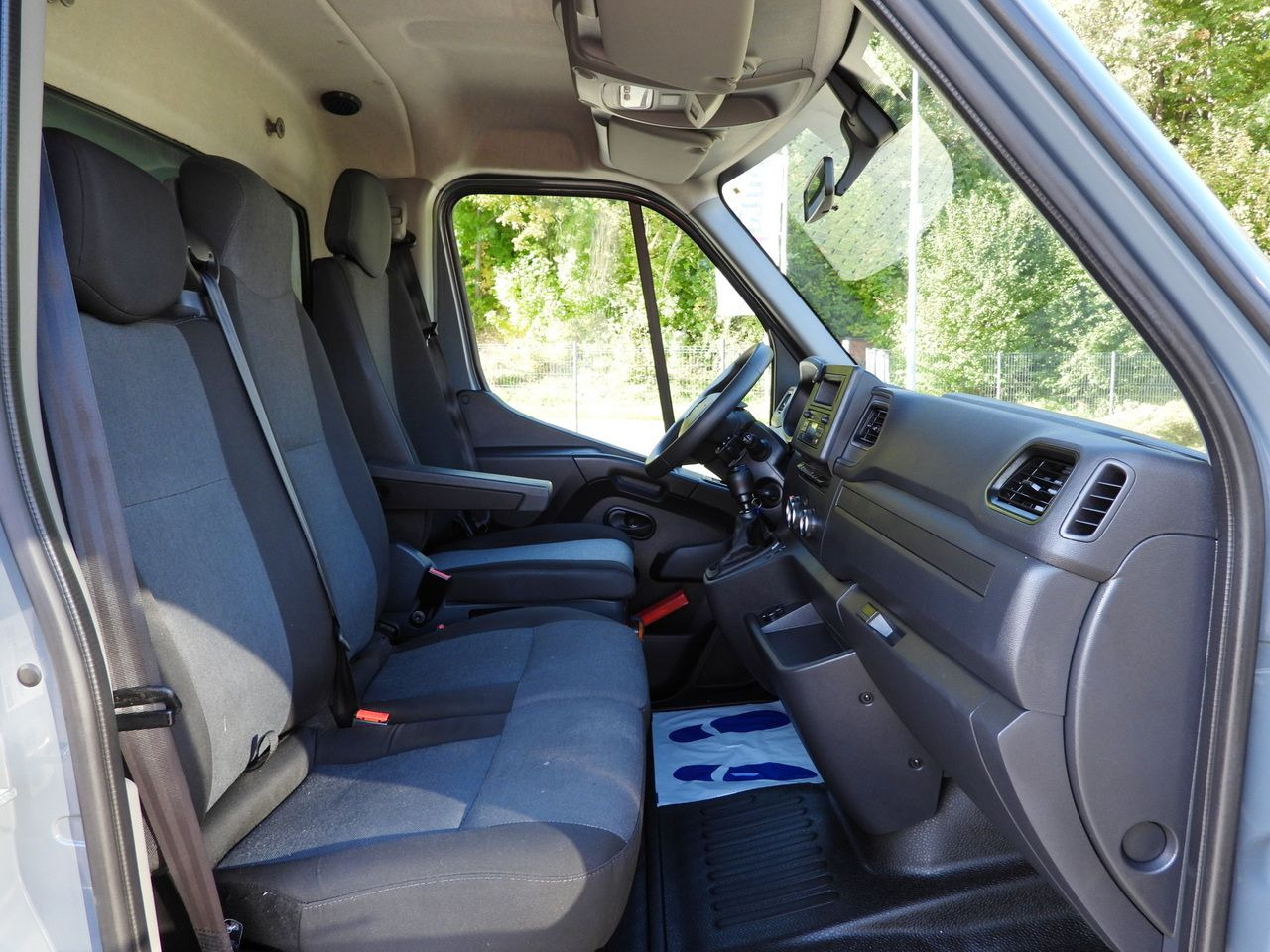 Curtain side van RENAULT MASTER TARPAULIN 10 PALLETS WEBASTO CRUISE CONTROL LED LIGHTS PNEUMATICS AIR CONDITIONING 165HP: picture 34 Curtain side van RENAULT MASTER TARPAULIN 10 PALLETS WEBASTO CRUISE CONTROL LED LIGHTS PNEUMATICS AIR CONDITIONING 165HP: picture 34