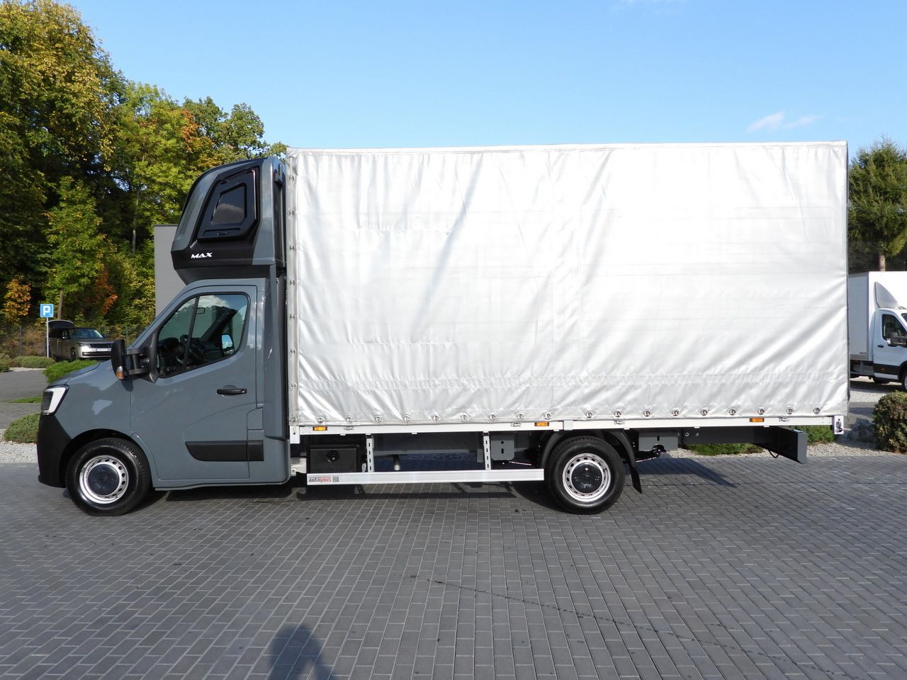 Curtain side van RENAULT MASTER TARPAULIN 10 PALLETS WEBASTO CRUISE CONTROL LED LIGHTS PNEUMATICS AIR CONDITIONING 165HP: picture 9 Curtain side van RENAULT MASTER TARPAULIN 10 PALLETS WEBASTO CRUISE CONTROL LED LIGHTS PNEUMATICS AIR CONDITIONING 165HP: picture 9