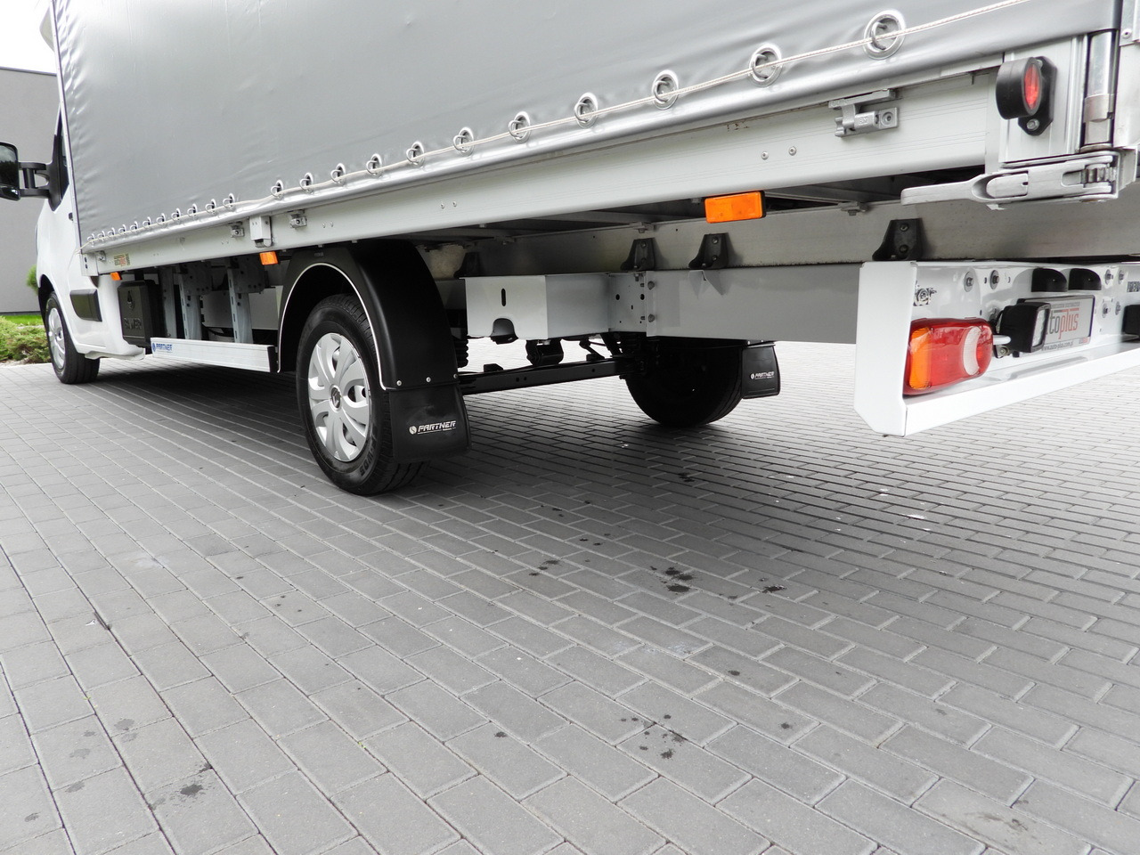 Curtain side van RENAULT MASTER TARPAULIN 10 PALLETS WEBASTO CRUISE CONTROL LED LIGHTS PNEUMATICS AIR CONDITIONING 165HP: picture 16 Curtain side van RENAULT MASTER TARPAULIN 10 PALLETS WEBASTO CRUISE CONTROL LED LIGHTS PNEUMATICS AIR CONDITIONING 165HP: picture 16