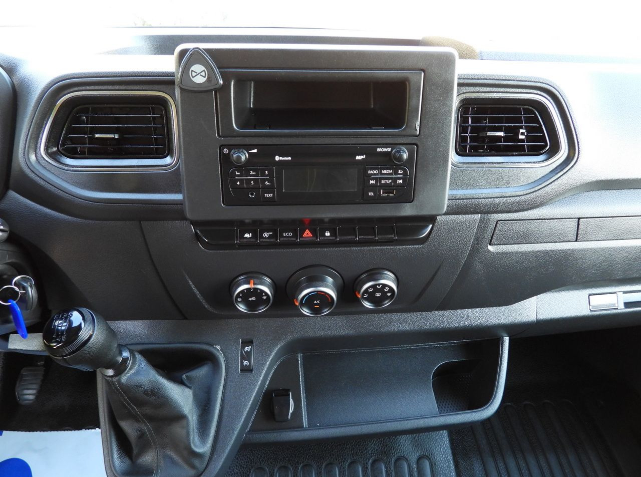 Curtain side van RENAULT MASTER TARPAULIN 10 PALLETS WEBASTO CRUISE CONTROL LED LIGHTS PNEUMATICS AIR CONDITIONING 165HP: picture 32 Curtain side van RENAULT MASTER TARPAULIN 10 PALLETS WEBASTO CRUISE CONTROL LED LIGHTS PNEUMATICS AIR CONDITIONING 165HP: picture 32