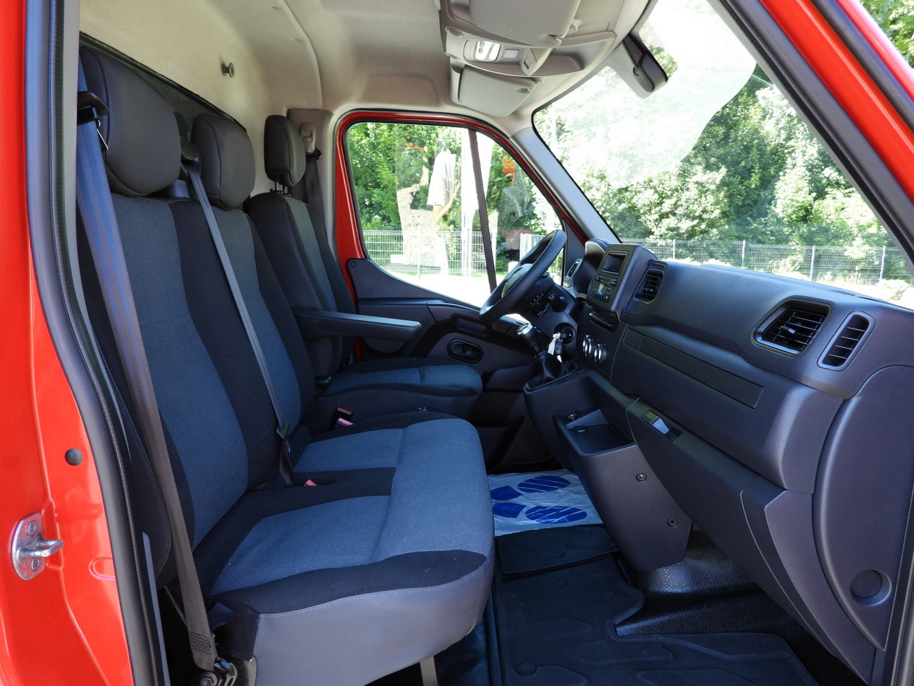 Curtain side van RENAULT MASTER  TARPAULIN WEBASTO CRUISE CONTROL LED LIGHTS PNEUMATICS AIR CONDITIONING  165HP: picture 33
