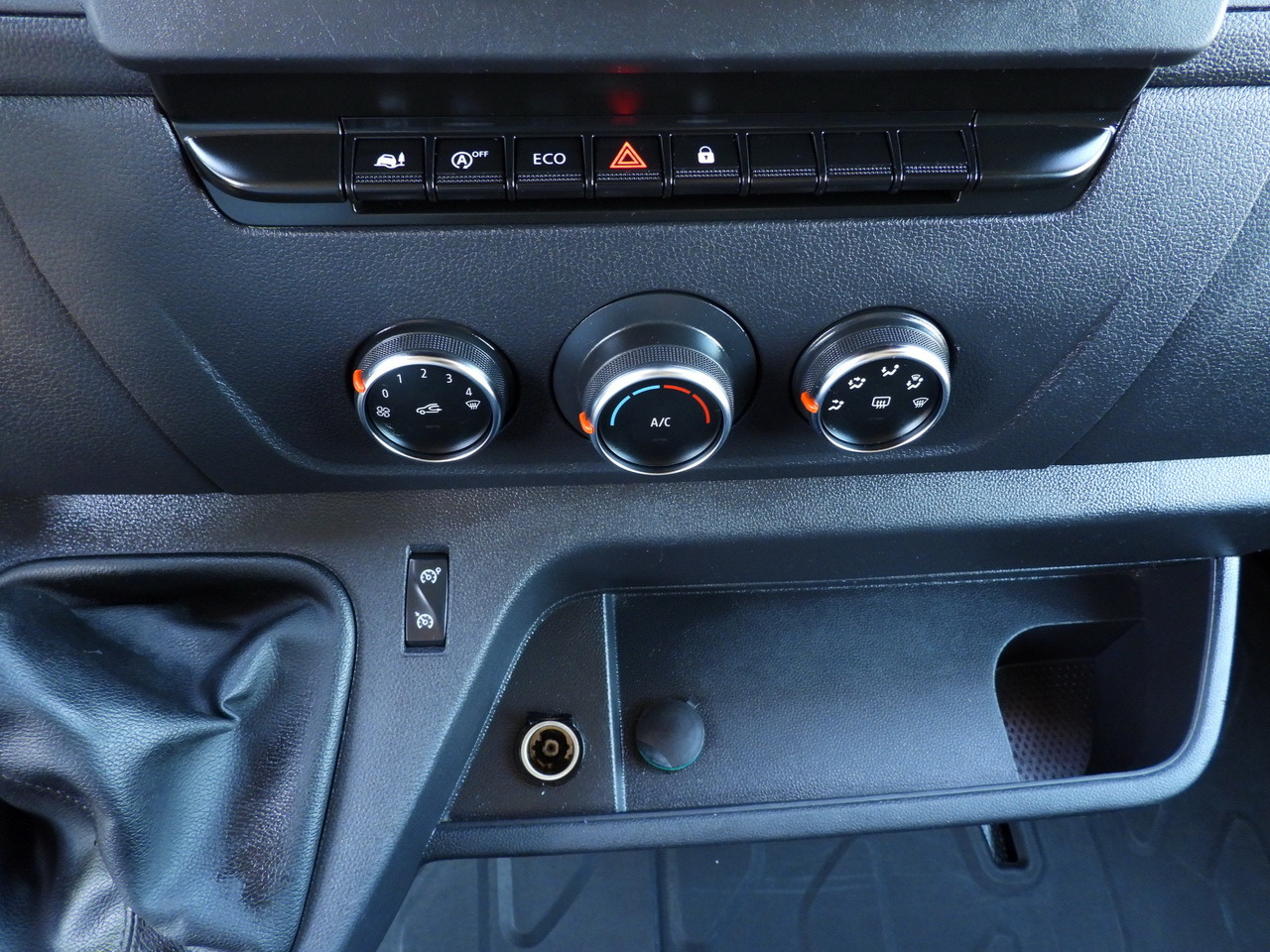 Curtain side van RENAULT MASTER  TARPAULIN WEBASTO CRUISE CONTROL LED LIGHTS PNEUMATICS AIR CONDITIONING  165HP: picture 38