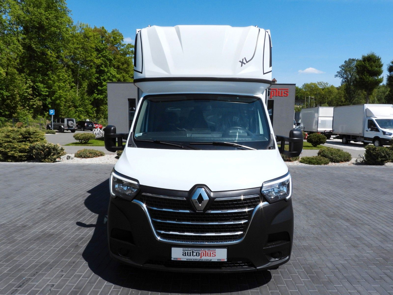 Renault MASTER PRITSCHE PLANE 10 PALETTEN WEBASTO A/C - Curtain side van: picture 5 Renault MASTER PRITSCHE PLANE 10 PALETTEN WEBASTO A/C - Curtain side van: picture 5