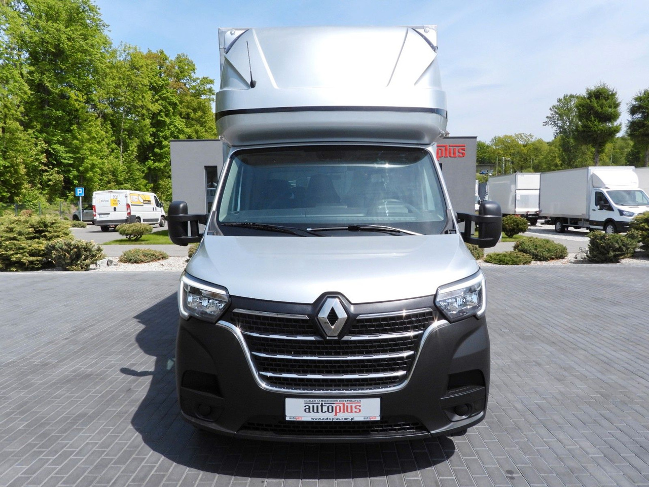 Renault MASTER PRITSCHE PLANE 10 PALETTEN WEBASTO A/C - Curtain side van: picture 5 Renault MASTER PRITSCHE PLANE 10 PALETTEN WEBASTO A/C - Curtain side van: picture 5