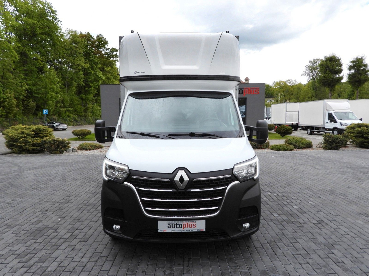 Renault MASTER PRITSCHE PLANE 10 PALETTEN WEBASTO A/C - Curtain side van: picture 5 Renault MASTER PRITSCHE PLANE 10 PALETTEN WEBASTO A/C - Curtain side van: picture 5