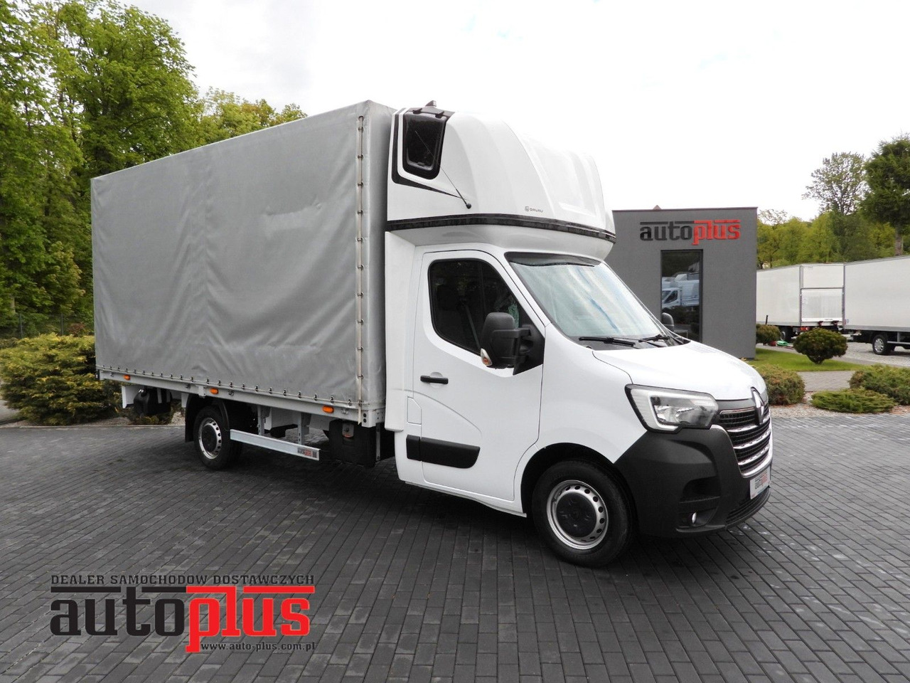 Renault MASTER PRITSCHE PLANE 10 PALETTEN WEBASTO A/C - Curtain side van: picture 1 Renault MASTER PRITSCHE PLANE 10 PALETTEN WEBASTO A/C - Curtain side van: picture 1