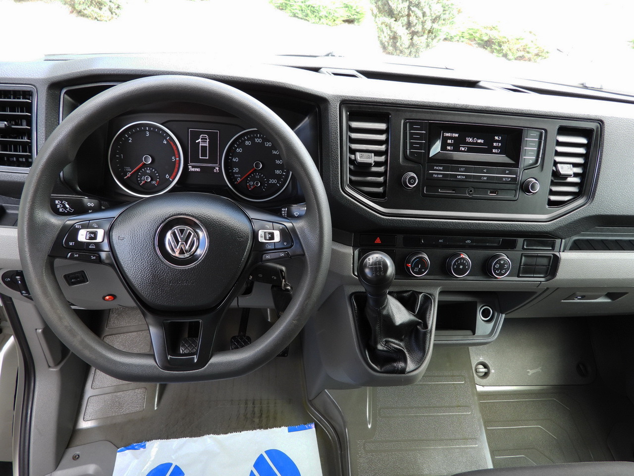 Curtain side van VOLKSWAGEN CRAFTER TARPAULIN 10 PALLETS WEBASTO CRUISE CONTROL AIR CONDITIONING 180HP: picture 41 Curtain side van VOLKSWAGEN CRAFTER TARPAULIN 10 PALLETS WEBASTO CRUISE CONTROL AIR CONDITIONING 180HP: picture 41