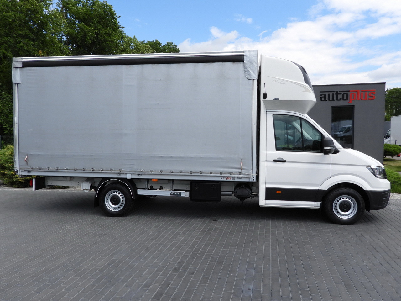 Curtain side van VOLKSWAGEN CRAFTER TARPAULIN 10 PALLETS WEBASTO CRUISE CONTROL AIR CONDITIONING 180HP: picture 17 Curtain side van VOLKSWAGEN CRAFTER TARPAULIN 10 PALLETS WEBASTO CRUISE CONTROL AIR CONDITIONING 180HP: picture 17