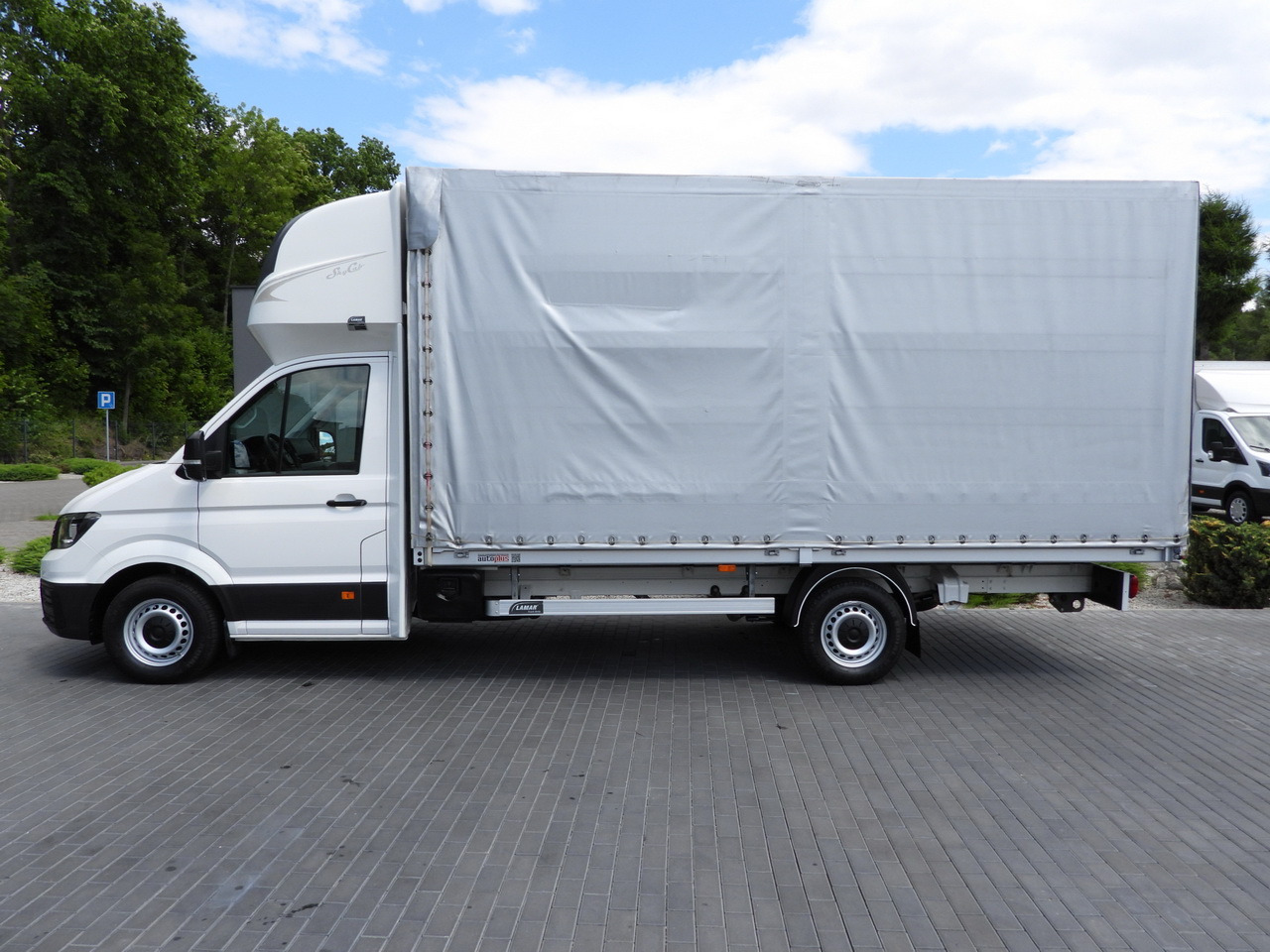 Curtain side van VOLKSWAGEN CRAFTER TARPAULIN 10 PALLETS WEBASTO CRUISE CONTROL AIR CONDITIONING 180HP: picture 9 Curtain side van VOLKSWAGEN CRAFTER TARPAULIN 10 PALLETS WEBASTO CRUISE CONTROL AIR CONDITIONING 180HP: picture 9