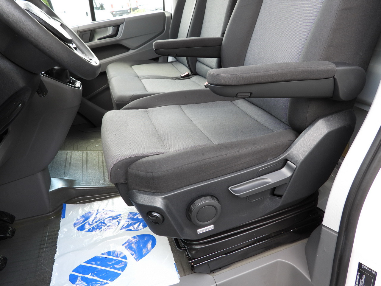 Curtain side van VOLKSWAGEN CRAFTER TARPAULIN 10 PALLETS WEBASTO CRUISE CONTROL AIR CONDITIONING 180HP: picture 40 Curtain side van VOLKSWAGEN CRAFTER TARPAULIN 10 PALLETS WEBASTO CRUISE CONTROL AIR CONDITIONING 180HP: picture 40