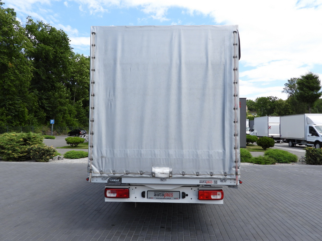 Curtain side van VOLKSWAGEN CRAFTER TARPAULIN 10 PALLETS WEBASTO CRUISE CONTROL AIR CONDITIONING 180HP: picture 21 Curtain side van VOLKSWAGEN CRAFTER TARPAULIN 10 PALLETS WEBASTO CRUISE CONTROL AIR CONDITIONING 180HP: picture 21