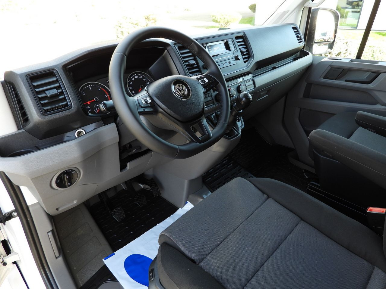 VOLKSWAGEN CRAFTER TARPAULIN 10 PALLETS WEBASTO CRUISE CONTROL LED LIGHTS 180HP - Curtain side van: picture 2 VOLKSWAGEN CRAFTER TARPAULIN 10 PALLETS WEBASTO CRUISE CONTROL LED LIGHTS 180HP - Curtain side van: picture 2