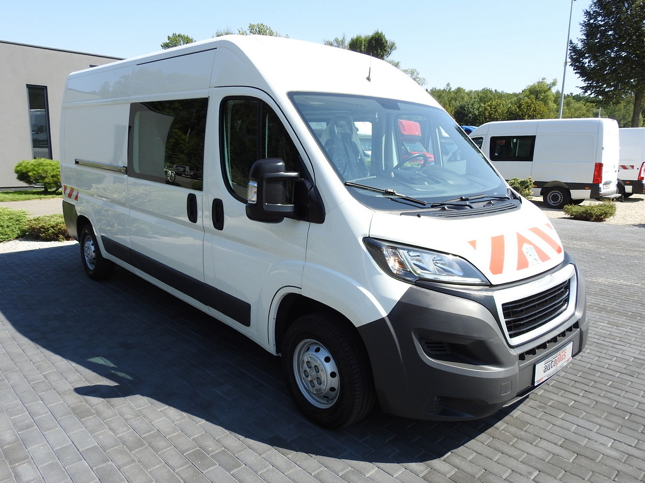 PEUGEOT BOXER BOX DELIVERY VAN 7 SEATS 110HP - Van: picture 4 PEUGEOT BOXER BOX DELIVERY VAN 7 SEATS 110HP - Van: picture 4