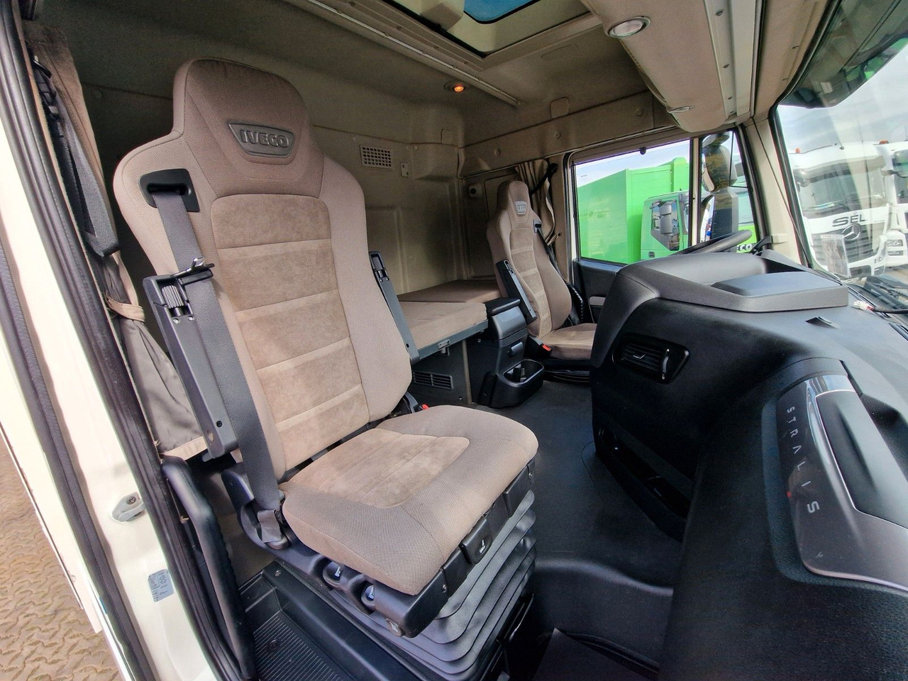 Beverage truck Iveco Stralis 420 / Intarder / Ldbw / Lenkachse: picture 16