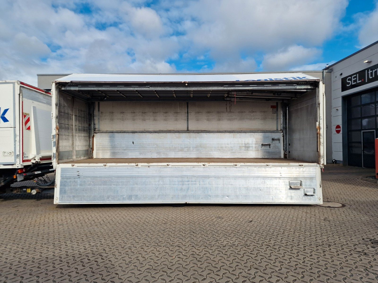 Beverage truck Iveco Stralis 420 / ZF Intarder / Ldbw / Lenkachse: picture 28