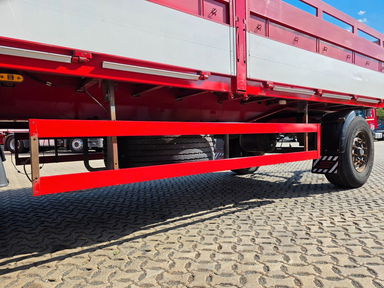 Dropside/ Flatbed trailer Schwarzmüller PA 2/E / Baustoff / 40 mm: picture 11