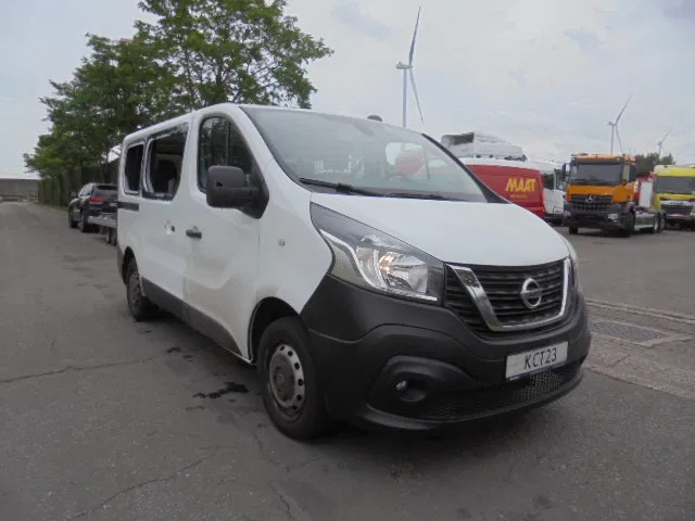 Nissan NV 300 - Bus: picture 3 Nissan NV 300 - Bus: picture 3
