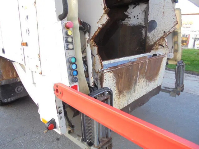 Garbage truck DAF CF 250: picture 10