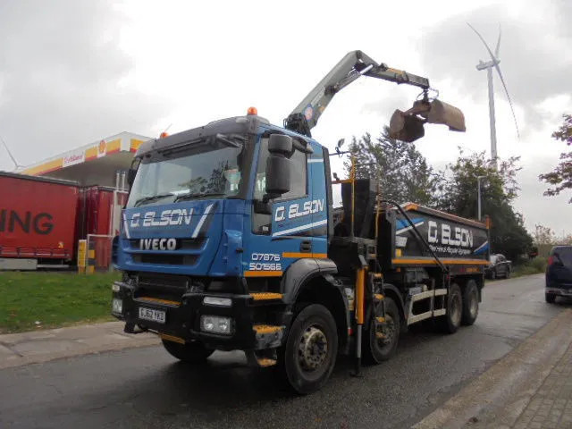Iveco AD340T36 8X4 - Tipper, Crane truck: picture 1 Iveco AD340T36 8X4 - Tipper, Crane truck: picture 1