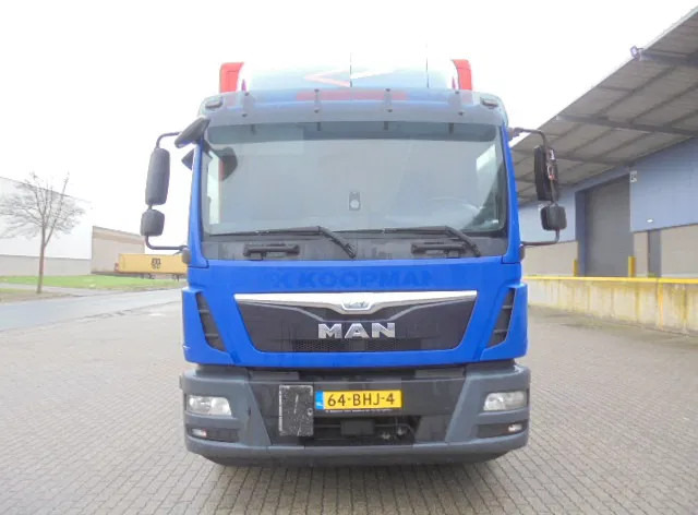 MAN TGM 12.250 NL TRUCK TUV 06-26 - Box truck: picture 2 MAN TGM 12.250 NL TRUCK TUV 06-26 - Box truck: picture 2