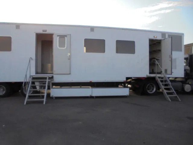 Smit STO 1230 POLITIE MOB KANTOOR - Semi-trailer: picture 1 Smit STO 1230 POLITIE MOB KANTOOR - Semi-trailer: picture 1