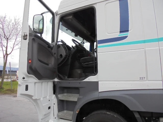 Tractor unit DAF XF 440 6x2: picture 11