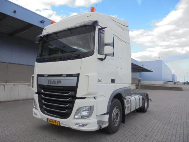 DAF XF 460 FT + COMPRESSOR - Tractor unit: picture 1 DAF XF 460 FT + COMPRESSOR - Tractor unit: picture 1