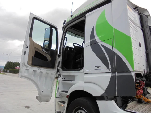 Mercedes-Benz Actros 1842 LS EUR6 - Tractor unit: picture 5 Mercedes-Benz Actros 1842 LS EUR6 - Tractor unit: picture 5