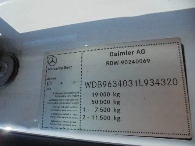 Tractor unit Mercedes-Benz Actros 1843: picture 16