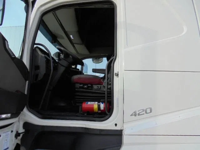 Tractor unit Volvo FH 420 MEGA: picture 11