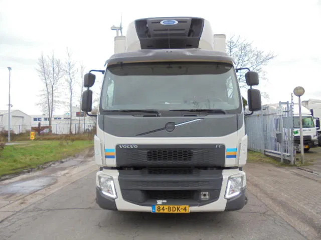 Volvo FE 250 CHEREAU - Isothermal truck: picture 2 Volvo FE 250 CHEREAU - Isothermal truck: picture 2