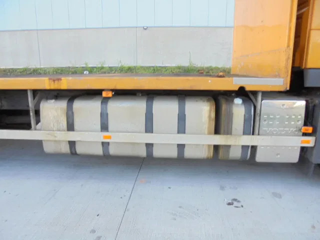 Volvo FM FM 300 LOW KM - Box truck: picture 4 Volvo FM FM 300 LOW KM - Box truck: picture 4