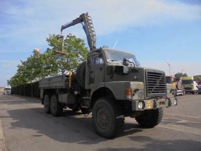 Volvo N 10 6X6 L + FASSI - Dropside/ Flatbed truck, Crane truck: picture 3 Volvo N 10 6X6 L + FASSI - Dropside/ Flatbed truck, Crane truck: picture 3