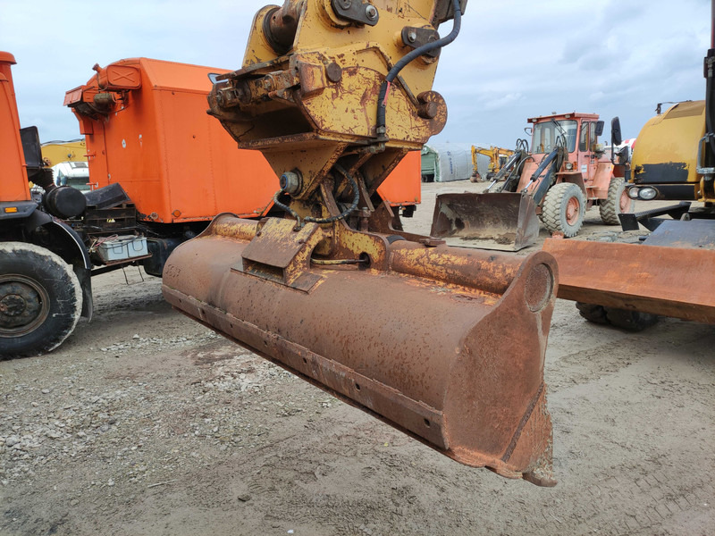 Caterpillar 315 bucket - Bucket: picture 4 Caterpillar 315 bucket - Bucket: picture 4