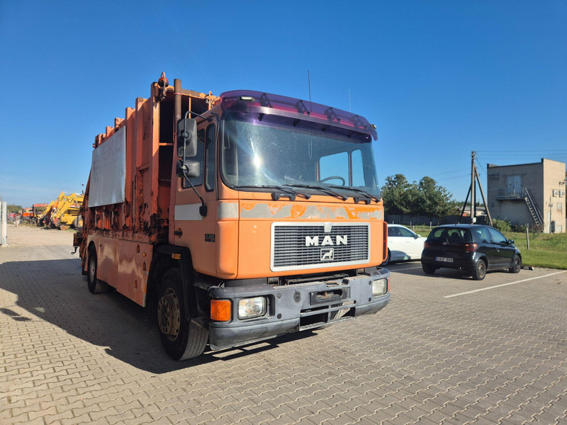 MAN 18.262 - Garbage truck: picture 3 MAN 18.262 - Garbage truck: picture 3